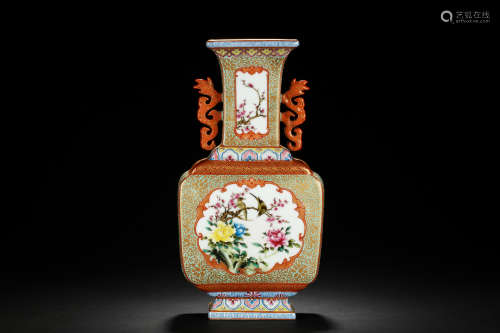 FAMILLE ROSE AND ENAMELED 'FLOWERS' VASE WITH HANDLES