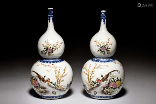 PAIR OF FAMILLE ROSE DOUBLE GOURD VASES