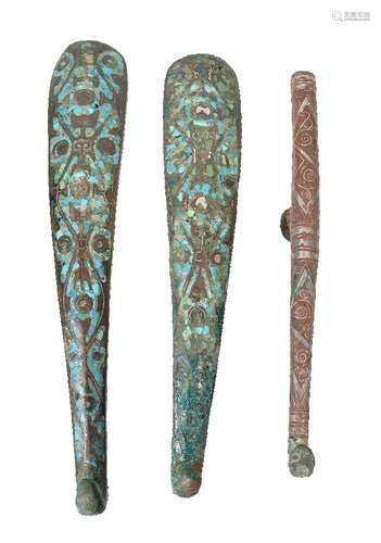 Two Chinese archaic inlaid bronze belt hooks, each similarly formed, the 'S'-curved body