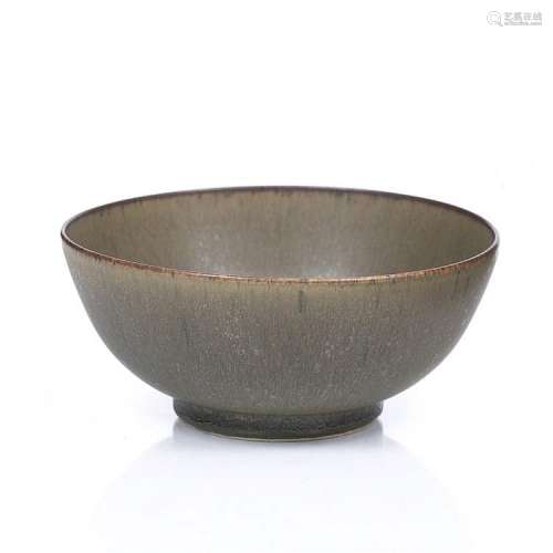 Poh Chap Yeap (b.1927) Footed bowl