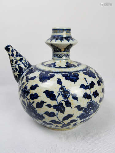 A MING BLUE&WHITE EWER