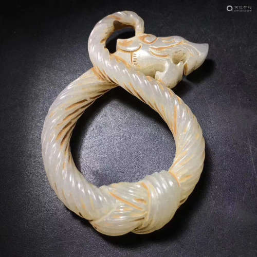 A HETIAN JADE DRAGON PENDANT