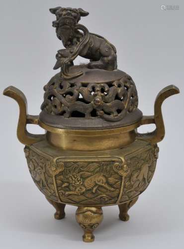 Bronze censer. China. Early 20th century. Foo Dog finial. 8-1/2