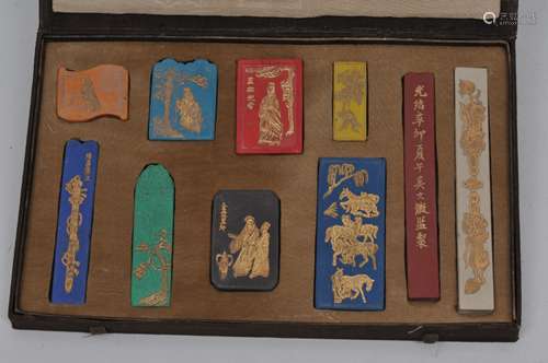 Box of coloured ink sticks. China. 20th century. 11