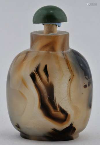 Agate Snuff bottle. China. 19th century. Extremely well hollowed. 2-1/4