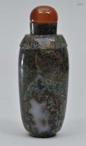 Snuff bottle. China. 19th century. Elongated cylinder form. Moss agate. 3