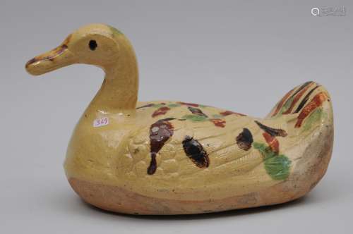 Pottery duck. China. 19th century. San Tsai glazed. Two character markers mark on the base. 10