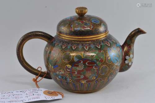 Cloisonné teapot. Japan. Meiji period. (1868-1912). Kyoto Jippo. Decoration of brocade patterns. 5