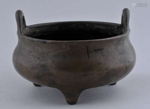 Bronze censer. China. 19th century. Hsuan Te mark on the base. 3-1/2