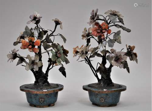 Pair of Semi-Precious stone trees. Flowers of amethyst, carnelian and jade in Cloisonné planters. China. Early 20th cent. 14