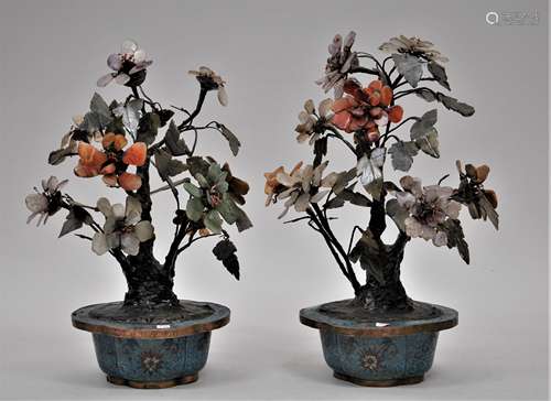 Pair of Semi-Precious stone trees. Flowers of amethyst, carnelian and jade in Cloisonné planters. China. Early 20th cent. 14