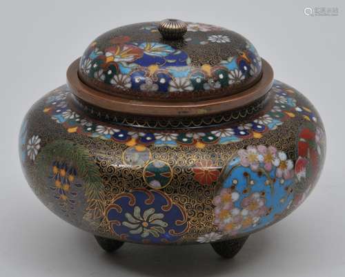 Cloisonné censer. Japan. Meiji period. (1868-1912). Kyoto Shippo. Stamped on the mouth with the mark of Takahara Komajiro.  2-1/2