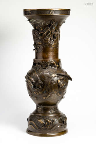 A LARGE BRONZE VASE WITH MYTHICAL ANIMALS