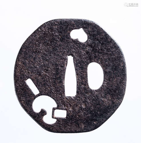 AN IRON SUKASHI TSUBA