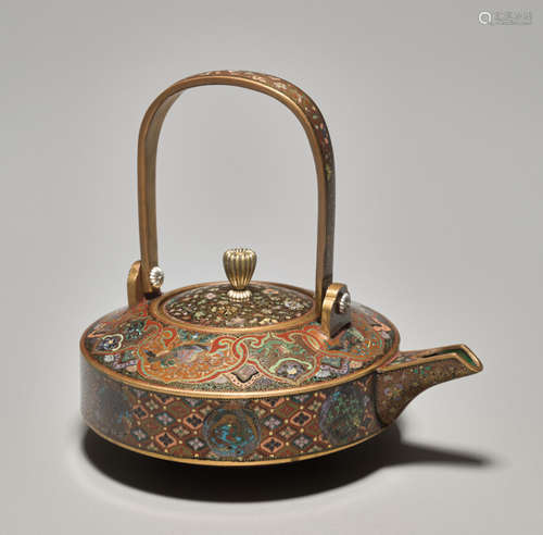 A CLOISONNÉ TEAPOT WITH HANDLE ATTRIBUTED TO NAMIKAWA YASUYUKI (1845-1927)