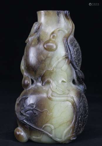 An Archaic Style Jade Vessel, Qing Dynasty.