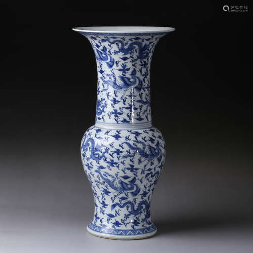 CHINESE BLUE AND WHITE YEN YEN VASE