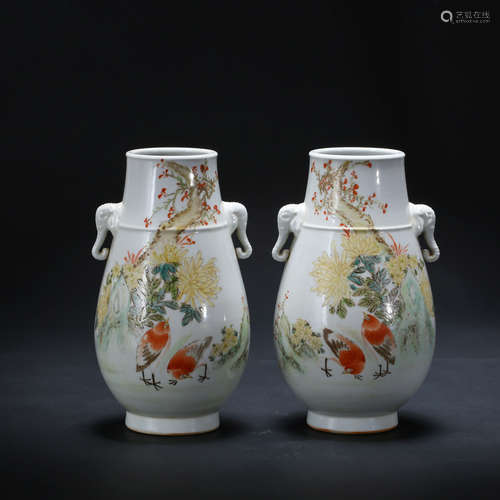 CHINESE FAMILLE ROSE PORCELAIN VASE