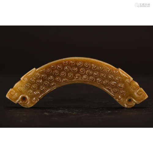 CHINESE ARCHAIC JADE PENDANT