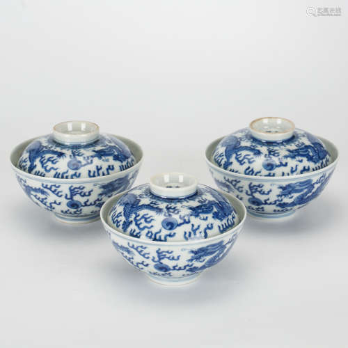 CHINESE BLUE AND WHITE PORCELAIN TEA CUPS