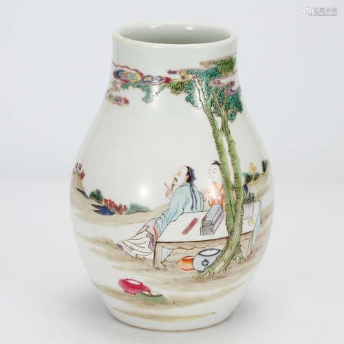 CHINESE FAMILLE ROSE PORCELAIN VASE