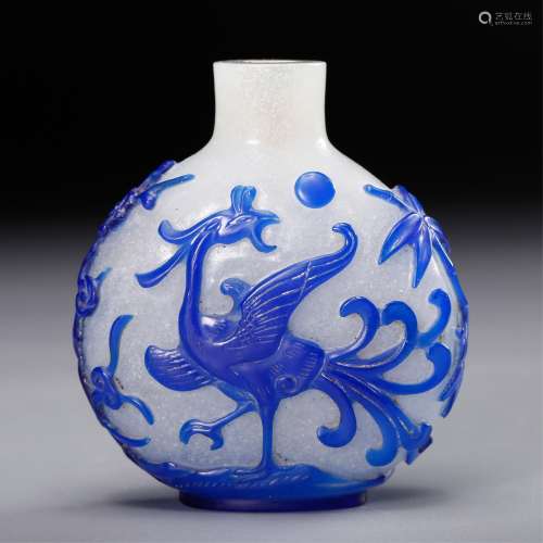 CHINESE BLUE PEKING GLASS SNUFF BOTTLE