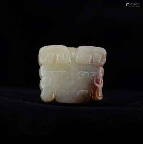 CHINESE ARCHAIC JADE FACE MASK PENDANT