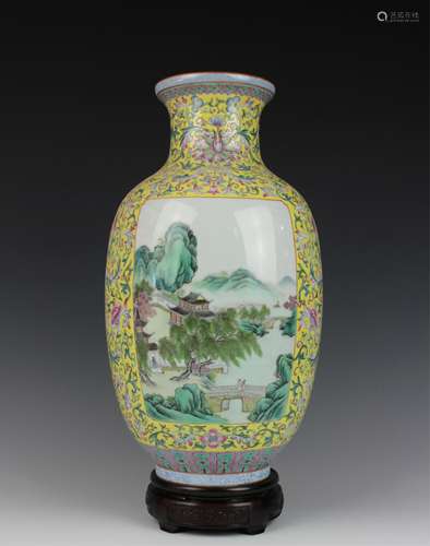 CHINESE FAMILLE ROSE PORCELAIN VASE