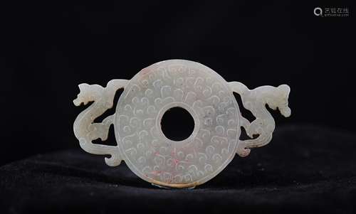 CHINESE ARCHAIC JADE PENDANT