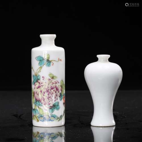 CHINESE PORCELAIN SNUFF BOTTLES