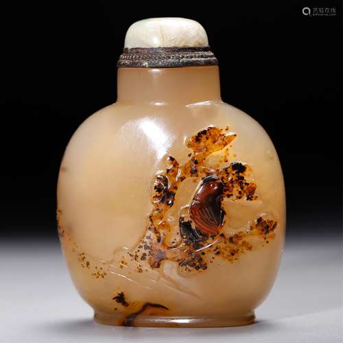 CHINESE AGATE CARVED SNUFF BOTTLE