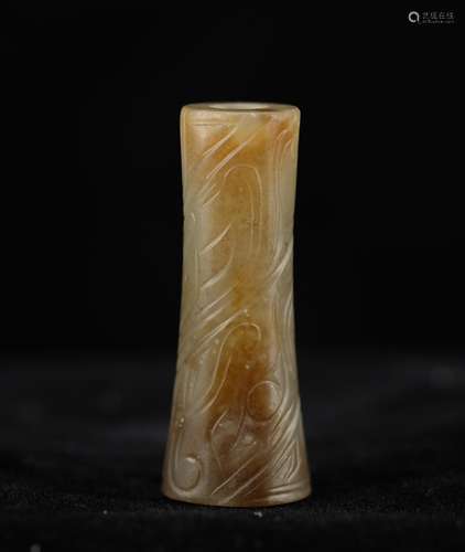 CHINESE ARCHAIC JADE PENDANT