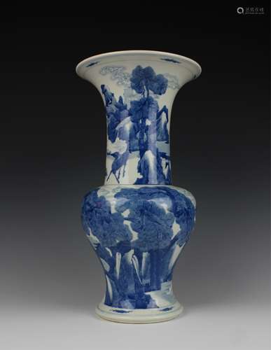 CHINESE BLUE AND WHITE PORCELAIN VASE