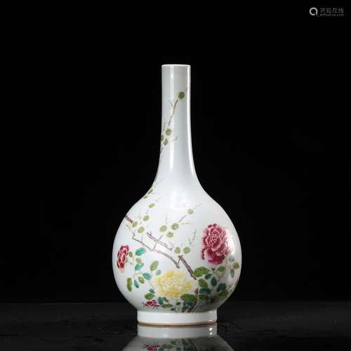 CHINESE FAMILLE ROSE PORCELAIN VASE