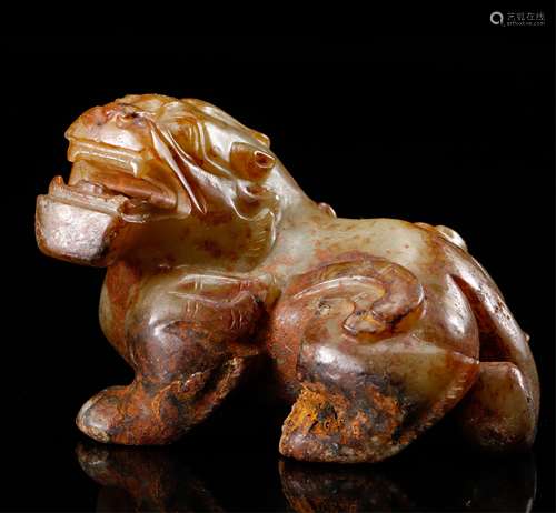 CHINESE ARCHAIC JADE BEAST