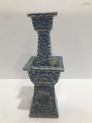 Late Qing Dynasty Blue and White Porcelain Tiered Vase