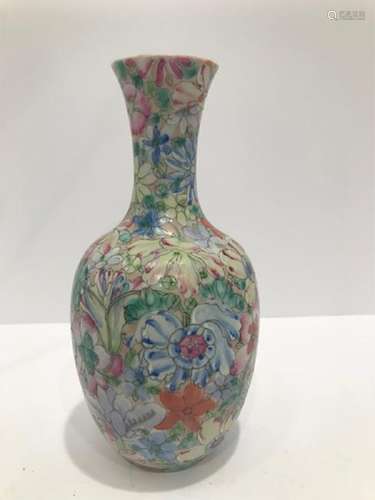 Chinese Late Qing Dynasty Famille Rose Porcelain Vase