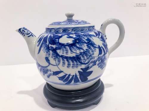 Late Qing Dynasty Chinese Blue and White Porcelain