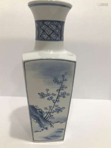 Qing Dynasty Chinese Blue and White Square Vase