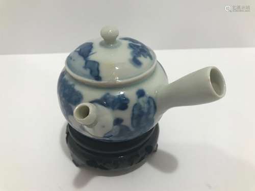 17th Century Ming Dynasty Blue and White Porcelain