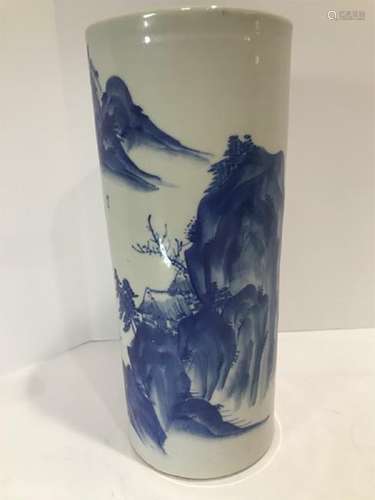 Chinese Qing Dynasty Blue and White Porcelain Vase