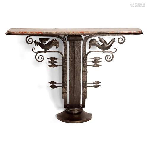 ÉDOUARD SCHENCK (1874-1959) Console en fer forgé à patine noire, décor supérieur d'une frise d'oiseaux sur des branchages stylisés...