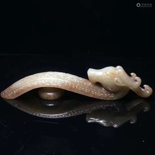 A HETIAN JADE CARVED HOOK