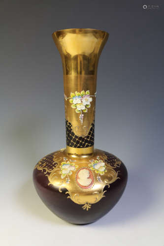 GILTED VASE WITH CAMEO