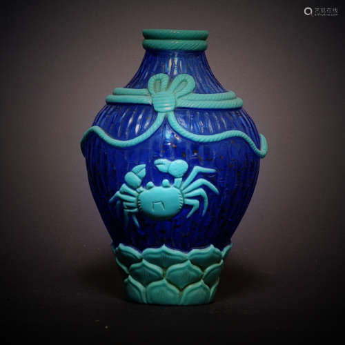 Qing Dynasty nesting snuff bottle