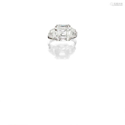 A Diamond Single-stone Ring