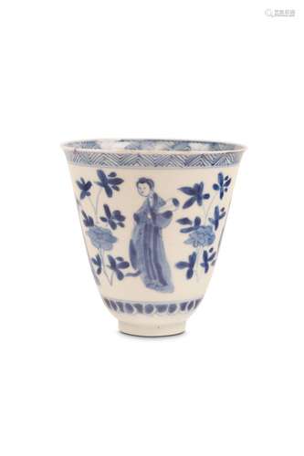 A BLUE AND WHITE ‘LADIES’ BEAKER CUP. Qing Dynasty