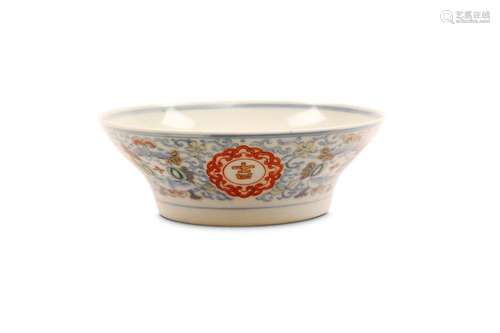 AN ENAMELLED BLUE AND WHITE BOWL. Qing Dynasty, Ji