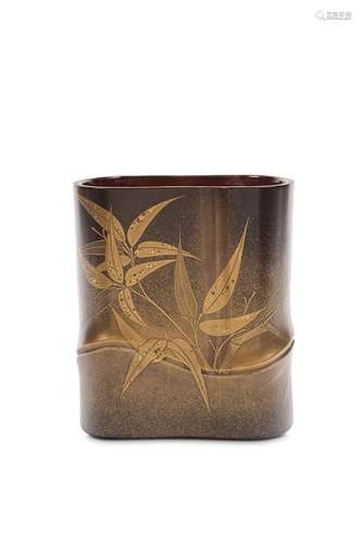 A LACQUERED BRUSH POT. 19th Century. In the form o