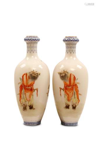 A PAIR OF ‘ZHONG KUI’ VASES. 20th Century. The wid